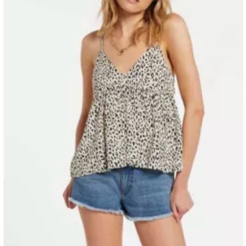 Volcom Cream and Black cheeda print  flowy camisole. Perfect for all occasions